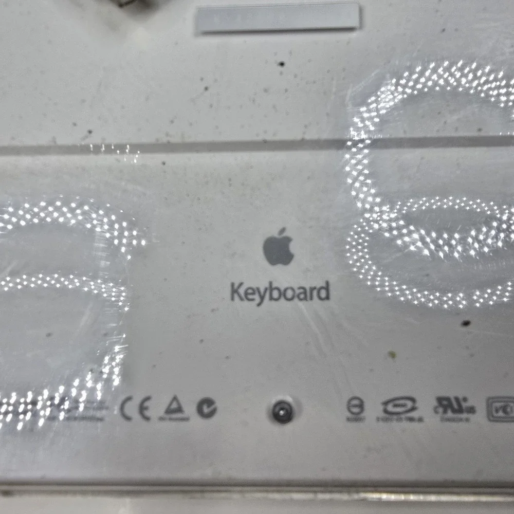 ⌨ Apple A1048 USB Wired Keyboard White Full Size Ergonomic Mac OS X Compatible